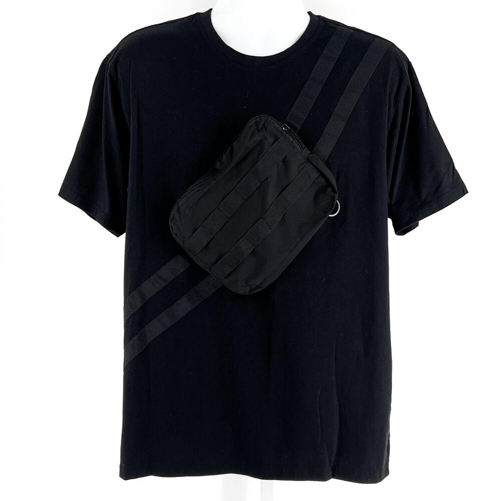 chest pouch tshirt black XL